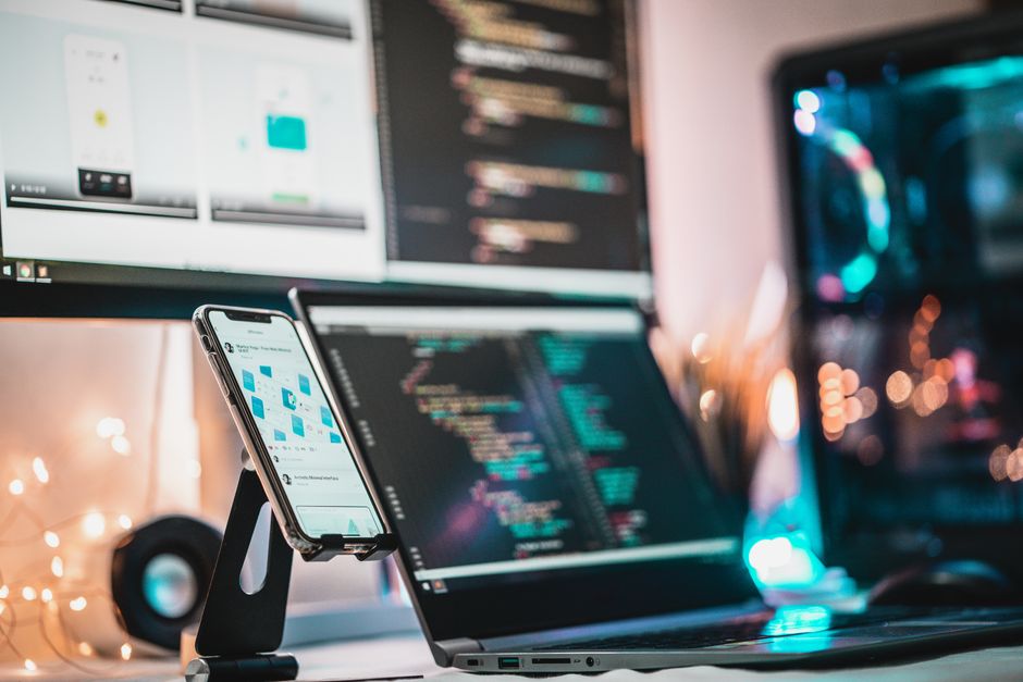 Hintergrundbild für die Programmierkurse von Morqelanitxzrp